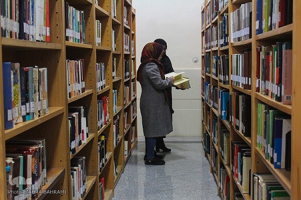 پناه بردن به کتابخانه از گرانی کتاب